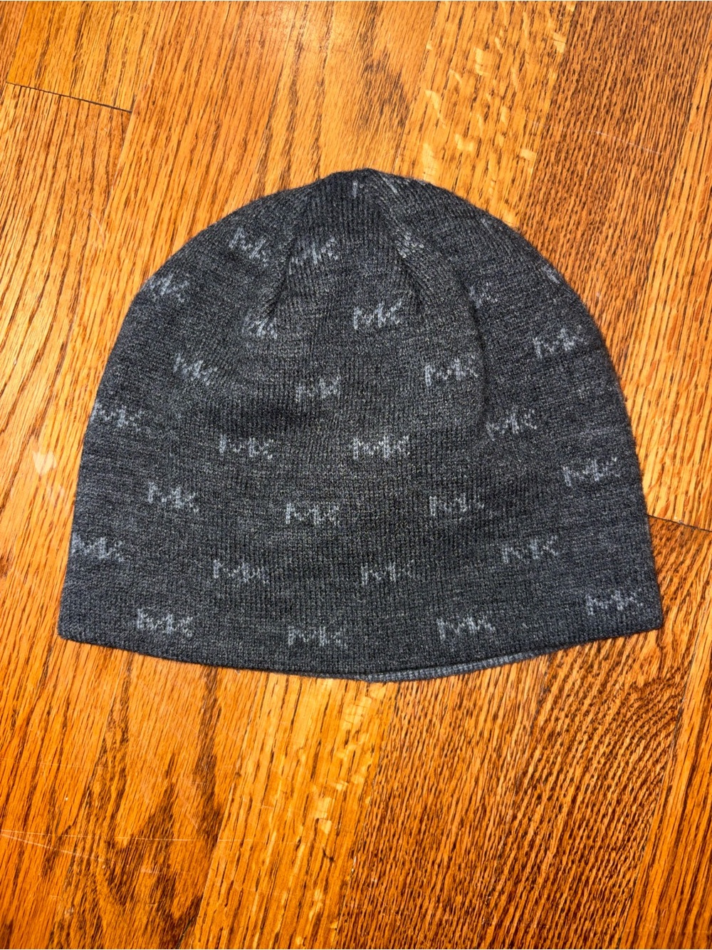New Michael Kors Reversible Dark Gray Knit Logo Beanie